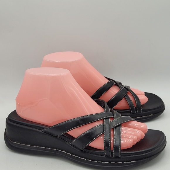 Curfew black leather 2.25" wedge slide sandals W/ criss-cross straps Size 7.5 - Picture 7 of 16